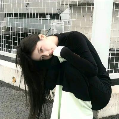 他的小鹿式女友有点甜